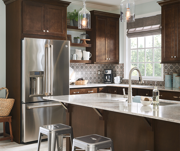 Casual Maple Kitchen Cabinets