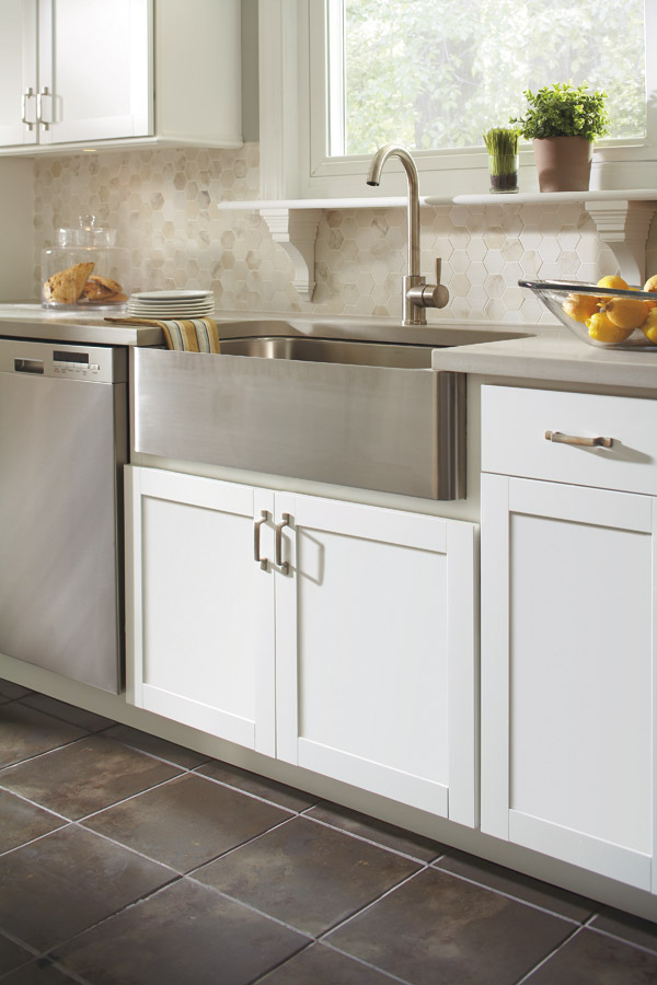 Country Sink Base Cabinet - Aristokraft Cabinetry